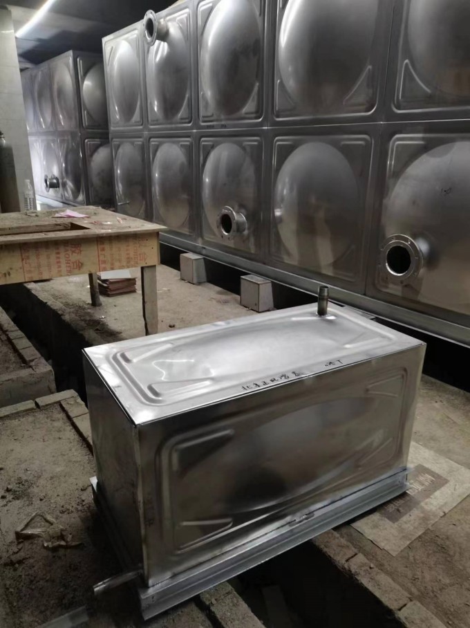 雄安新區不銹鋼水箱項目安裝完成