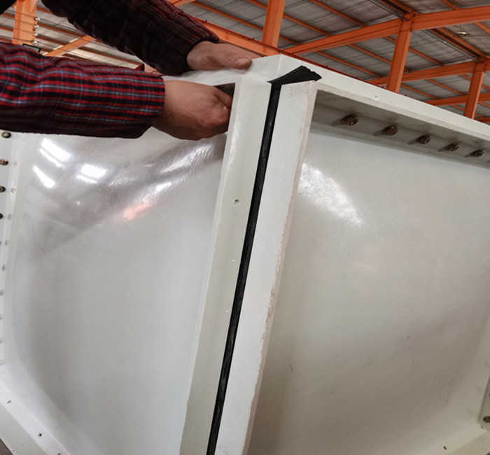 玻璃鋼水箱是怎樣組成的？