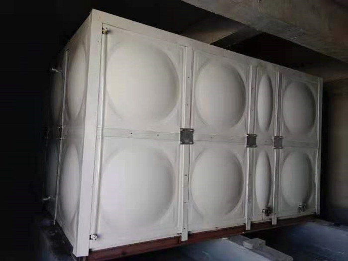 不銹鋼保溫水箱的保溫性能與什么有關